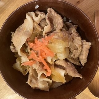 何処かで食べたことがあるような豚丼